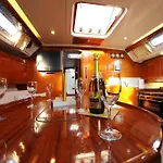 Casa de Férias Sailing In Croatia - Private Sailing Yacht 14m *
