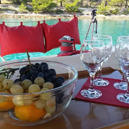 Sailing In Croatia - Private Sailing Yacht 14m Hébergement de vacances