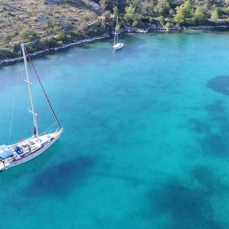 Hébergement de vacances Sailing In Croatia - Private Sailing Yacht 14m *