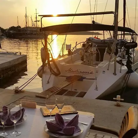 Sailing In Croatia - Private Sailing Yacht 14m Holiday home Split