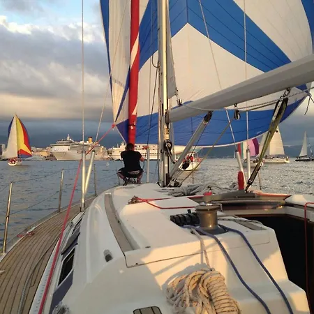 Feriehus Sailing In Croatia - Private Sailing Yacht 14m Split