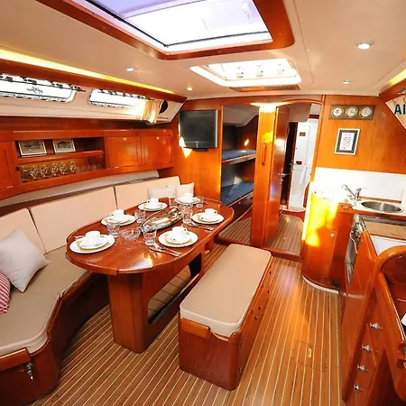 Feriehus Sailing In Croatia - Private Sailing Yacht 14m Split